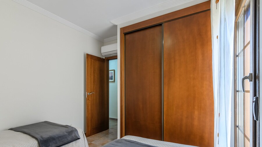 Beachfront Retreat With Jacuzzi