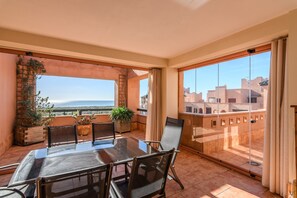 Dining - Beachfront Retreat With Jacuzzi (Ayamonte)