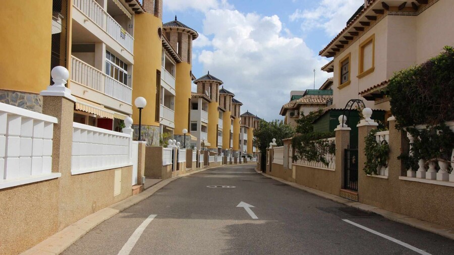 Home Near Beach & Shops