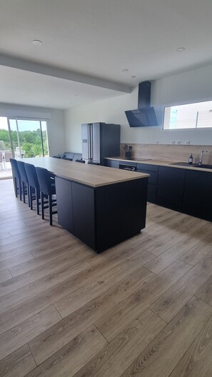 Mikrowelle, Ofen, Herdplatte, Geschirrspüler