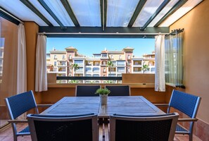 Outdoor dining - Sea-view Apartment With Pool (Ayamonte)