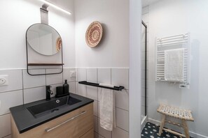 Apartment | Bathroom