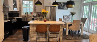 Spacious 4-bedroom house with WiFi and AC in peaceful Lawrenceville