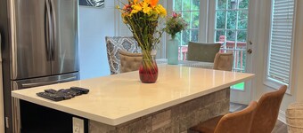 Spacious 4-bedroom house with WiFi and AC in peaceful Lawrenceville