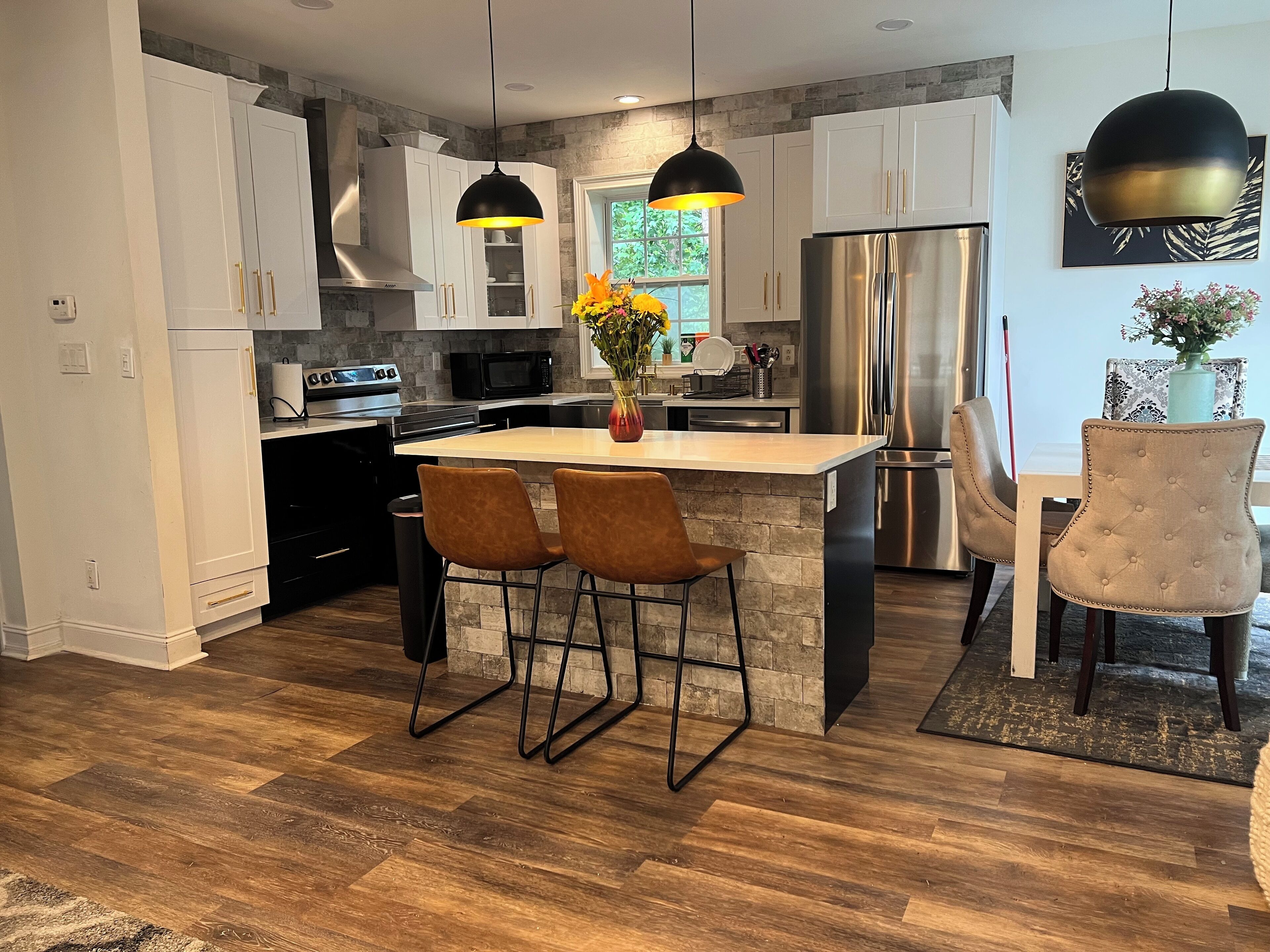 Microones, forn, placa de cuina i rentaplats 