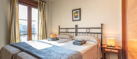 3 bedrooms, iron/ironing board