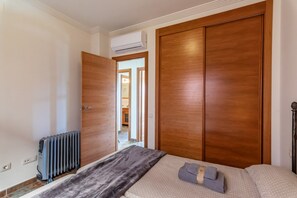 3 عدّة غرف نوم ومكواة/لوح كي