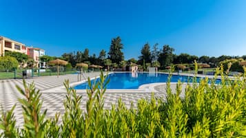 Apartment | Pool | Outdoor pool