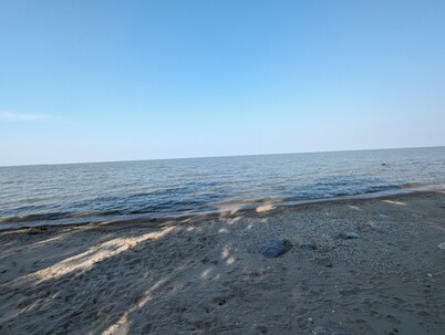 Southern Charm, 4-bed cottage in Sandy Hook, fishing, swimming, hiking, relaxing