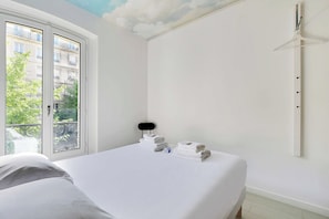 1 bedroom, laptop workspace, iron/ironing board, bed sheets - Appartement in the Heart of Paris - Marais/republique (Paris)