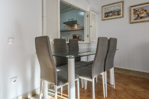 Apartment | Dining