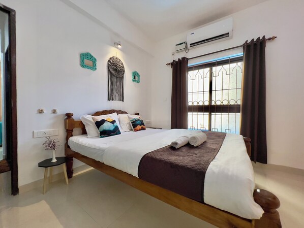 Deluxe Apartment, 1 King Bed with Sofa bed, Pool View