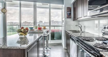 Stylish Corner Panoramic | Steps to Lake & Downtown Core