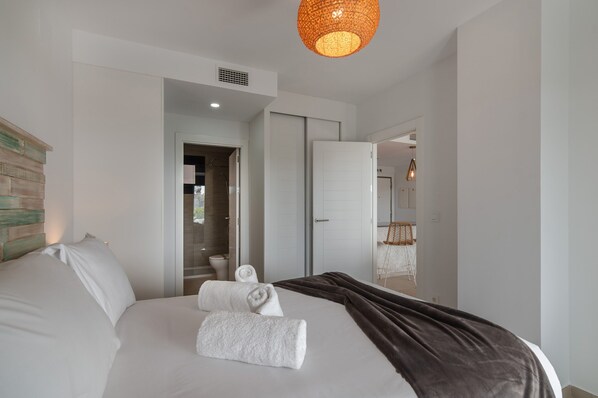 Apartment | 2 bedrooms, iron/ironing board