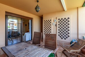 Apartment | Terrace/patio