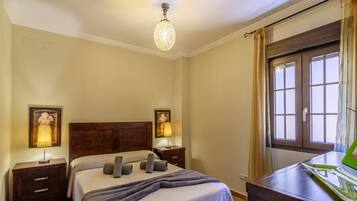 1 bedroom, iron/ironing board