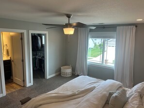 4 habitaciones, escritorio, tabla de planchar con plancha y wifi gratis