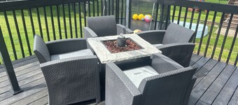 Location, location! Spacious 4-bedroom house in lovely Grimes with WiFi, AC