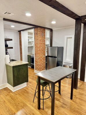 Dining - The Reverie - A Cozy Pied-à-Terre (Oklahoma City)