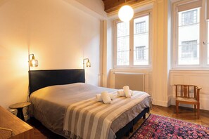 2 bedrooms, bed sheets