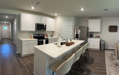 Charming 3-bedroom house in fabulous Fairhope with WiFi, AC