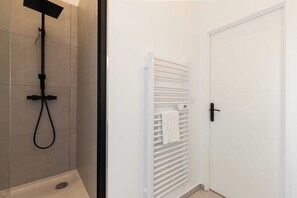 Apartment | Bathroom | Towels, toilet paper - Dify Terracotta - Villeurbanne (Villeurbanne)
