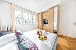 Apartment | 1 bedroom, laptop workspace, iron/ironing board, bed sheets