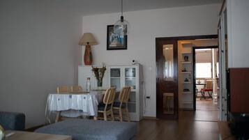 Appartement, 2 chambres, balcon, vue ville | Restauration