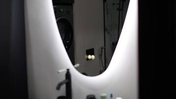Appartement, 2 chambres, balcon, vue ville | Salle de bain