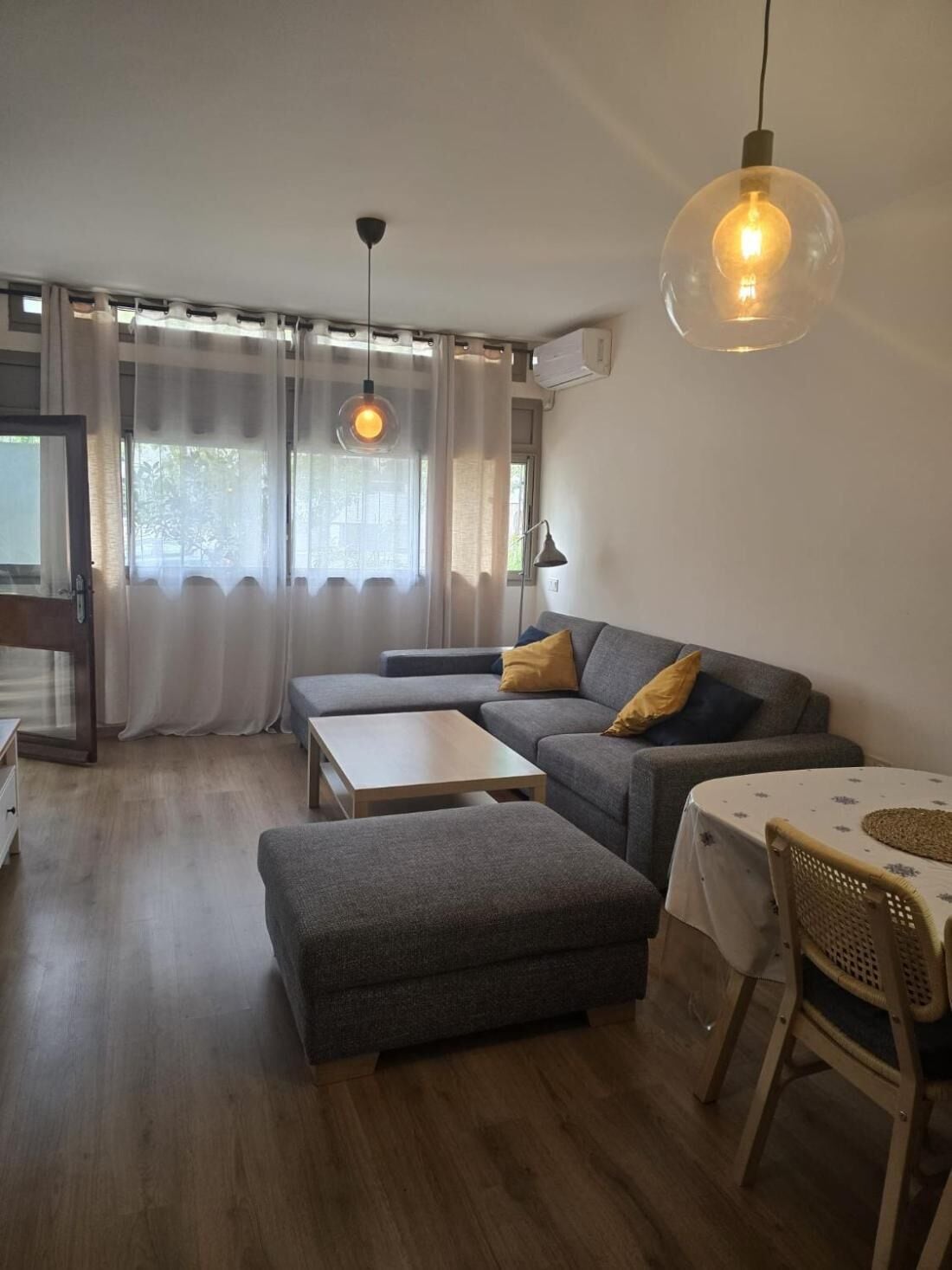 Apartment, 2 Bedrooms, Balcony, City View | Living area