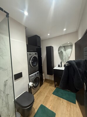 Căn hộ, 2 phòng ngủ, ban công, quang cảnh thành phố | Nội thất