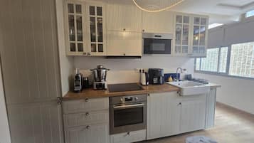 Departamento, 2 habitaciones, balcón, vista a la ciudad | Interior