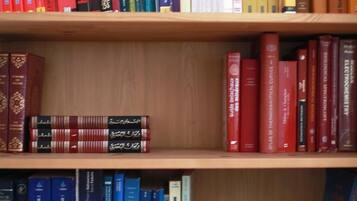 Apartment, 2 Bedrooms, Balcony, City View | Interior