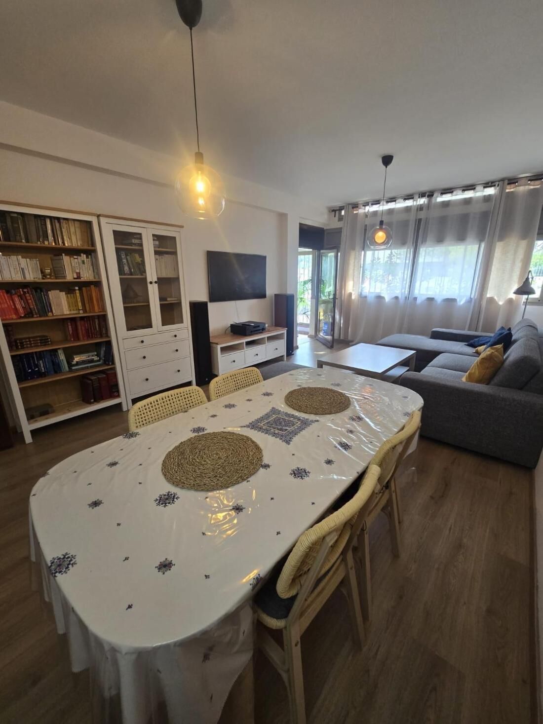 Apartment, 2 Bedrooms, Balcony, City View | Dining room