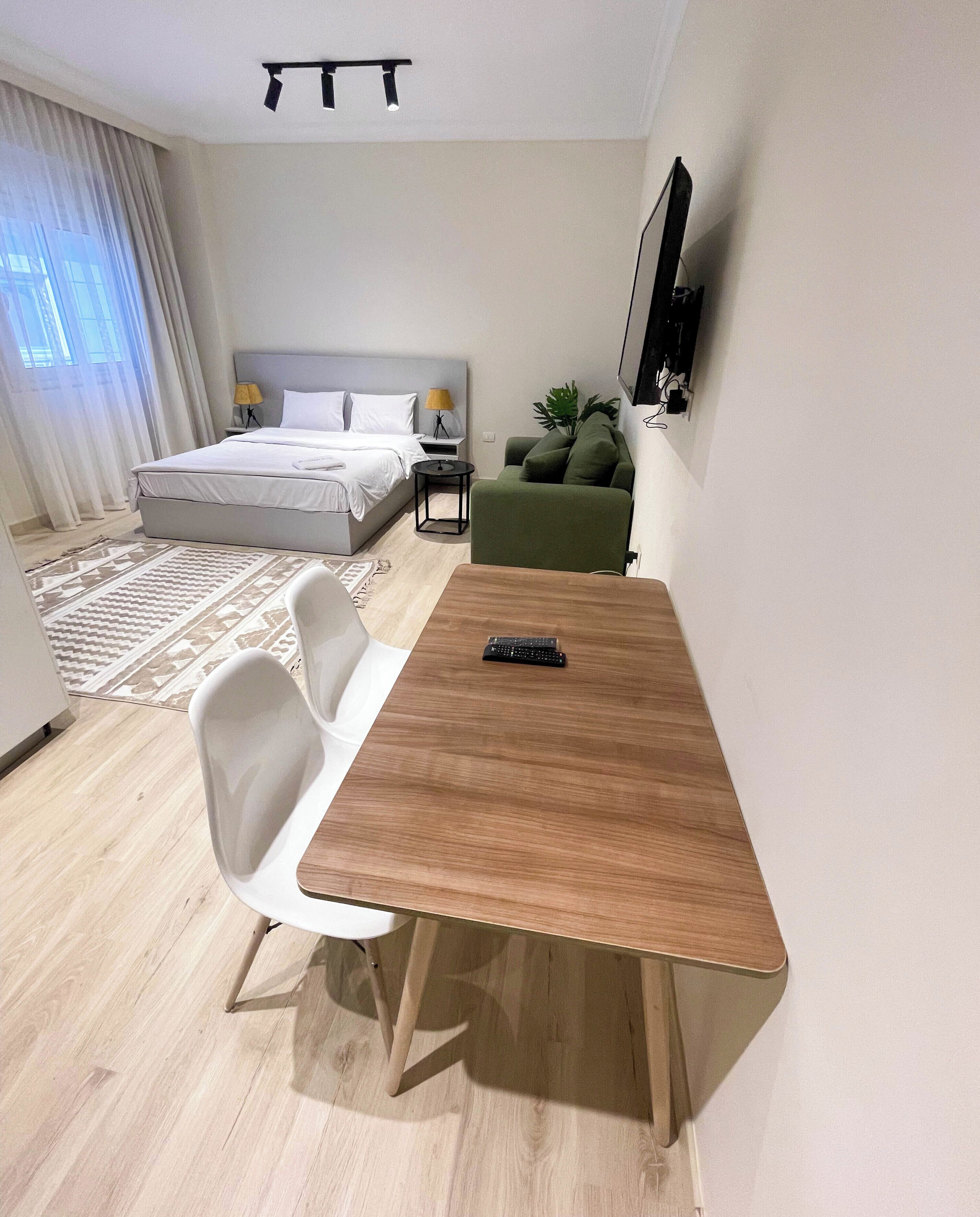 Studio | Wi-Fi gratis dan seprai linen