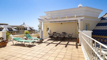 Apartment | Outdoor dining