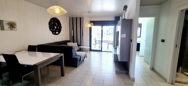 Apartment | Dining