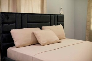 3 habitaciones, tabla de planchar con plancha y wifi gratis 