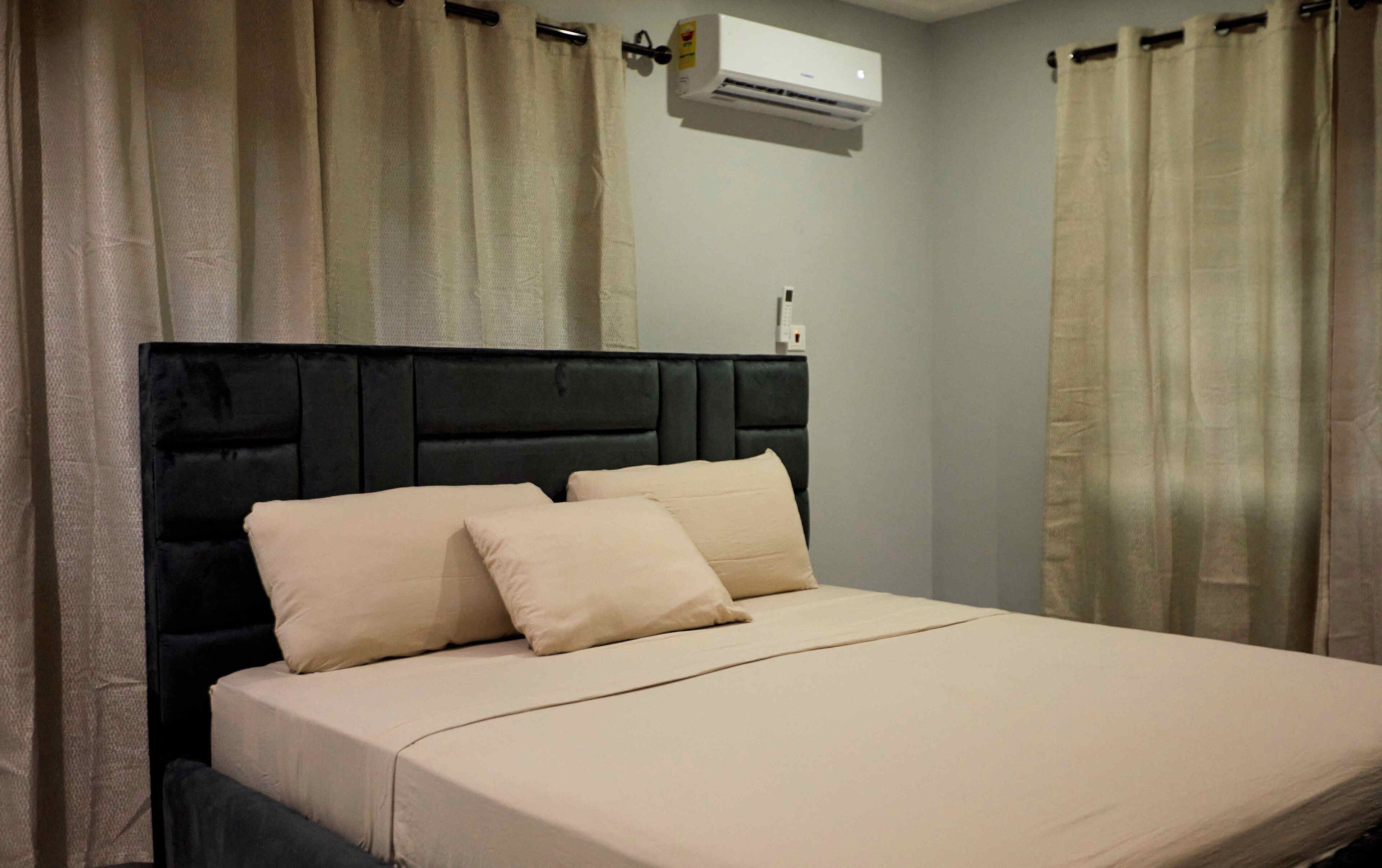 3 bedrooms, iron/ironing board, free WiFi, bed sheets