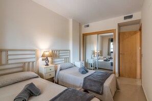 Appartement | 3 chambres, fer et planche à repasser