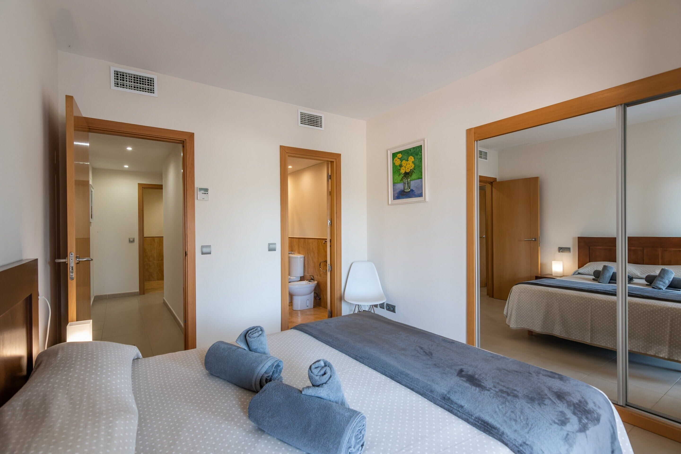 Apartament | 3 dormitoris i planxa i posts de planxar 