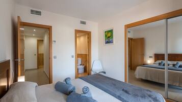 Apartament | 3 dormitoris i planxa i posts de planxar