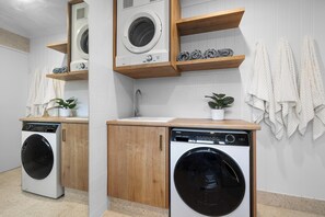 Apartment, 2 Bedrooms | Laundry