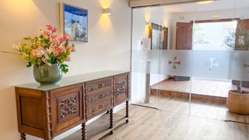 Apartment | Reception