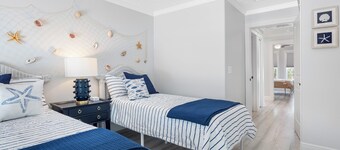 Tarpon Tides Cottage - Walking distance to the Sponge Docks & Downtown!