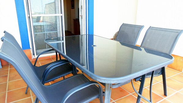 Outdoor dining - Family-friendly Stay by the Sea (Ayamonte)