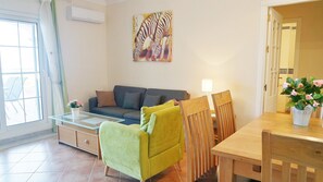 Living room - Family-friendly Stay by the Sea (Ayamonte)