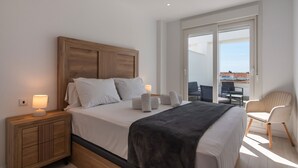 2 habitaciones y tabla de planchar con plancha 