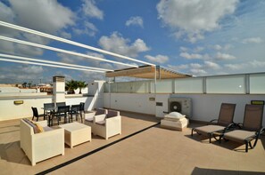 Apartment | Outdoor dining