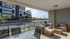 Outdoor dining - Coastal Getaway in Isla Canela (Ayamonte)